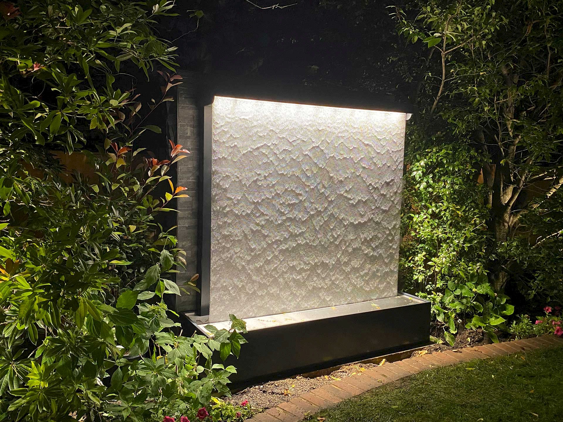 Enigma AquaVeil® Water Wall by Night image